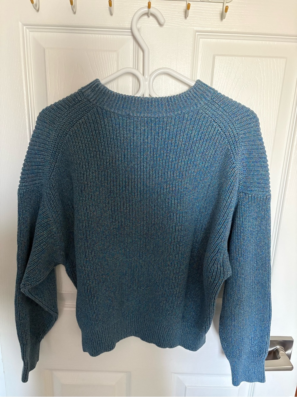 Uniqlo Sweater - Picture 2 of 4